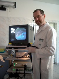 dr Marek Horyński z endoskopem